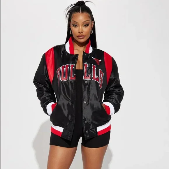 Chicago Bulls Varsity Bomber Jacket - Black$89.99